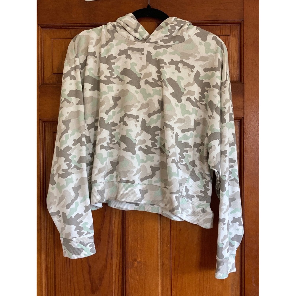 Simply Southern Womens M Green Camo Cropped Pullover Hoodie Athleisure Boxy